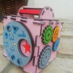 poklon za decu, igracke za decu, drvene igracke, montesori, montesori igracke, pametne kocke, pametne kucice,drvene kucice montesori, interaktivne table, busycube,busyhouse,edukativne igracke, poklon za bebe, didakticke igracke,najbolji poklon za dete